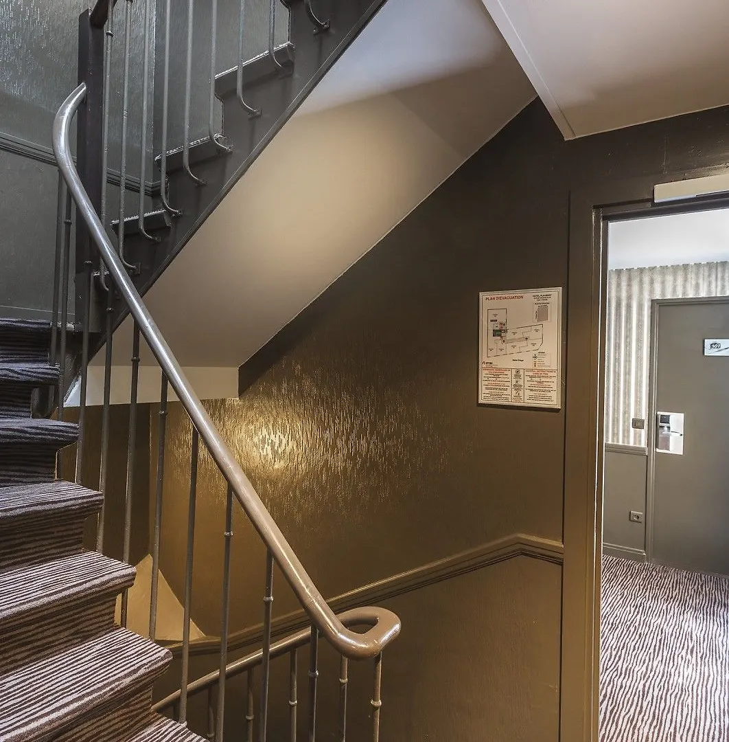 ***  Hotel Elysees Flaubert Paris France
